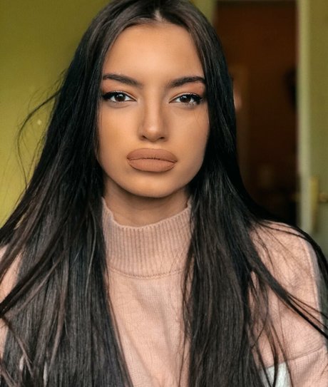 Kristina Djedovic perfekte akt foto