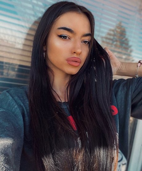 Kristina Djedovic kostenlose nackten foto