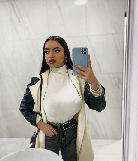 Kristina Djedovic nackt schöne foto