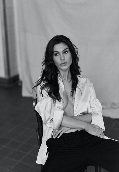 Bethanylydiaa freie akt fotos