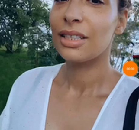 Lamiya Slimani sexy hd fotos