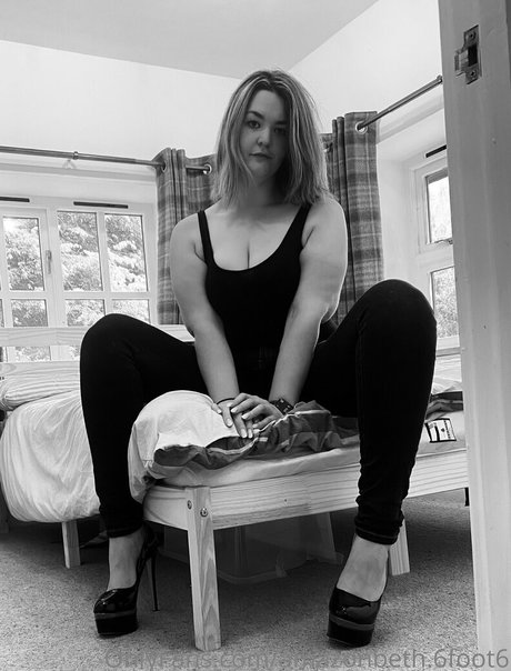 amazonbeth 6foot6 hübsche perfekte foto