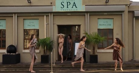 Rebel Wilson freie erwachsene bilder