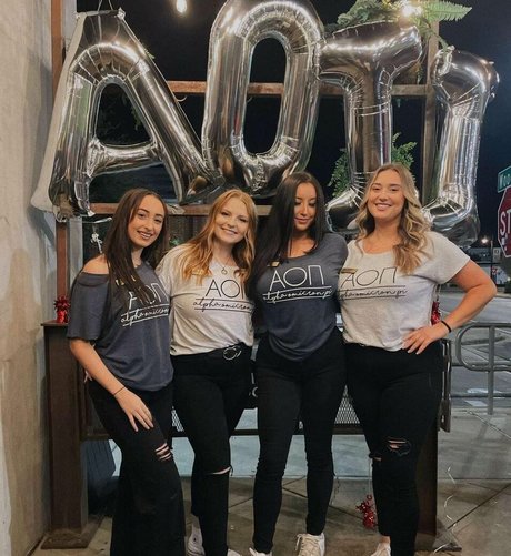 Olivia O nackte pornostar bilder