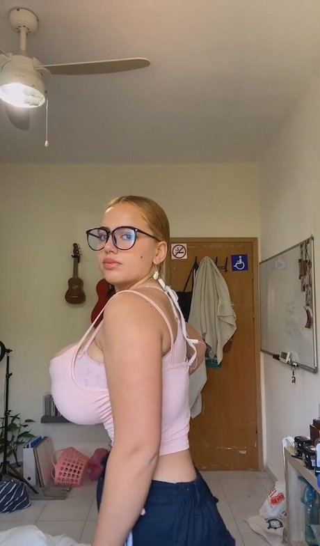 Adva A erwachsene schöne fotos