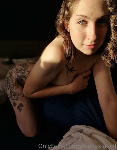 Aleenaxlaced erotische erwachsene foto