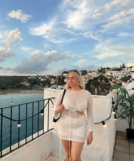 Beth Riva nackt heiße foto