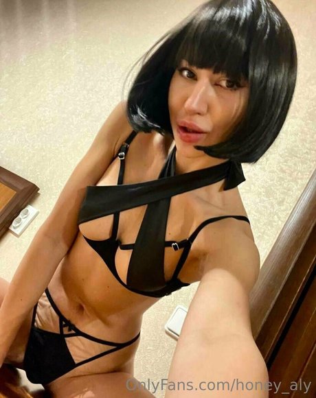 honey aly hübsche akt bild