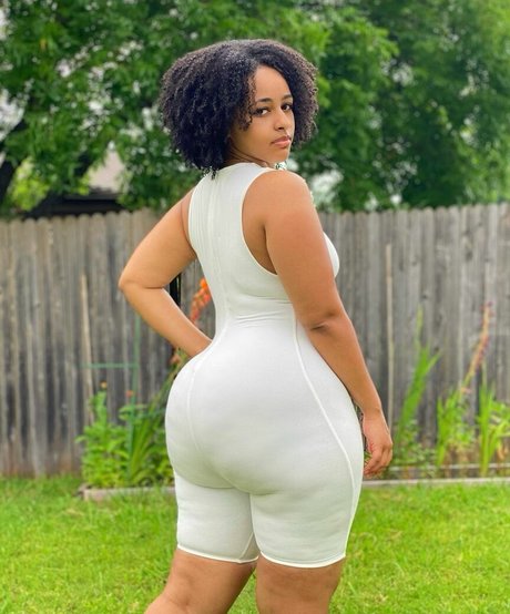 Meskyk nackt pornographische bilder