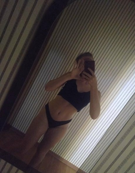 little nnata model xxx galerien