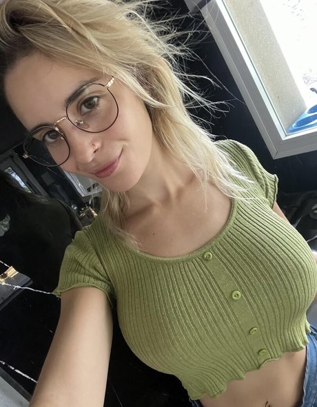 Britneybabe11 model porno galerie