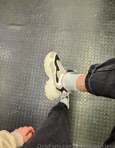 YoungGoddess porno hübsche galerie