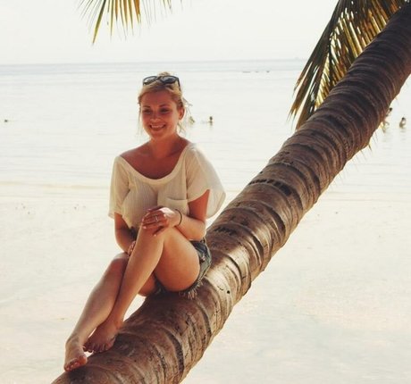 Eliza Taylor porno schöne bild