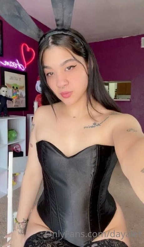 Dayale Asmr erotische nacktheit foto