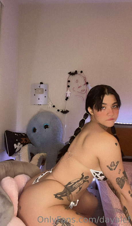 Dayale Asmr hd sexy foto