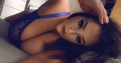 Emily Gillick nackt heiße galerie