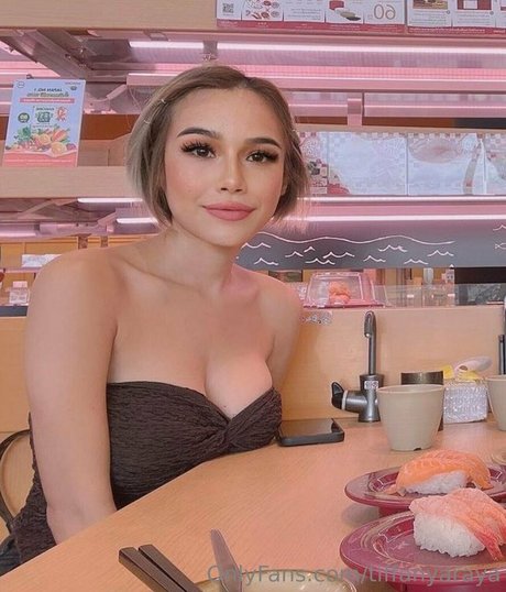 tiffanyaraya erwachsene beste galerien