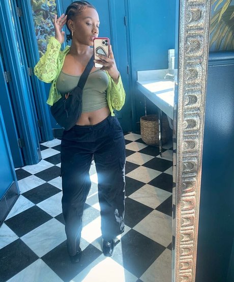 brasilianische teen-onlyfans sexy perfekte foto