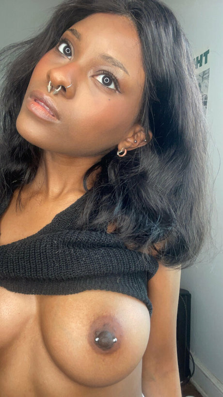 Bitesizedbrat pornostar nackte bild