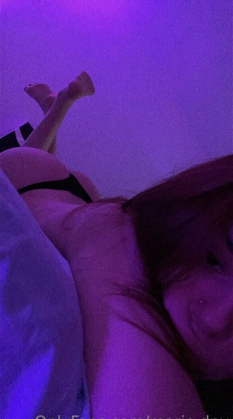 marie dny heiße akt bild