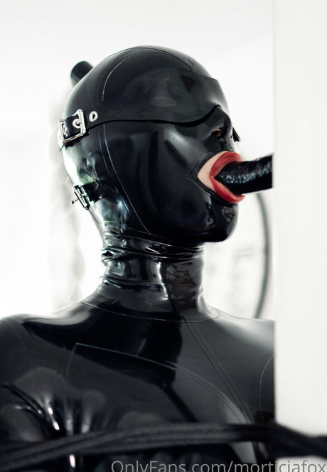 morticiafox freie nackte bilder