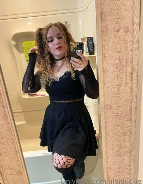 lilbitluckie heiße erotische galerie