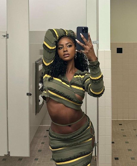 Justine Skye kunst erotische foto