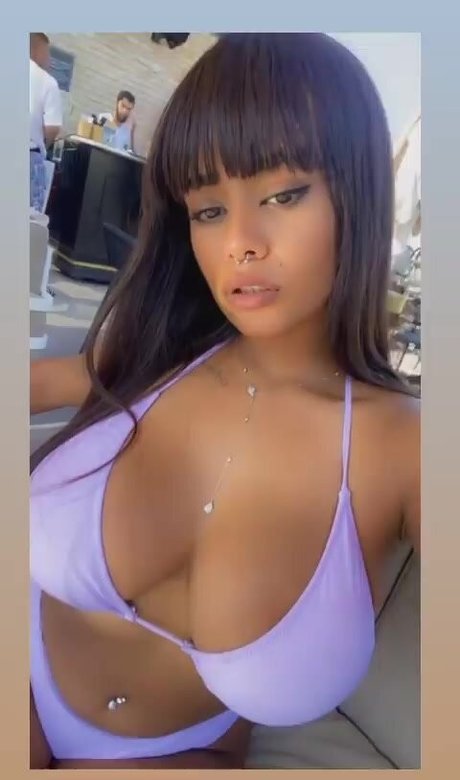 JustNati model freie foto