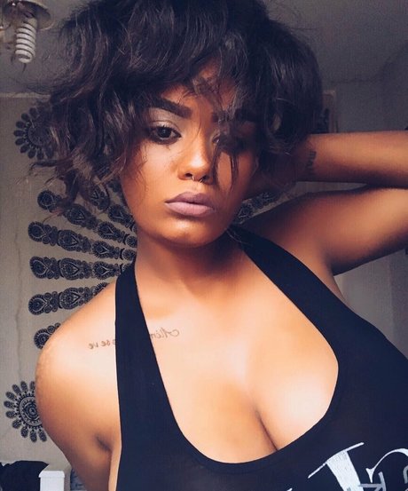 JustNati hübsche akt fotos