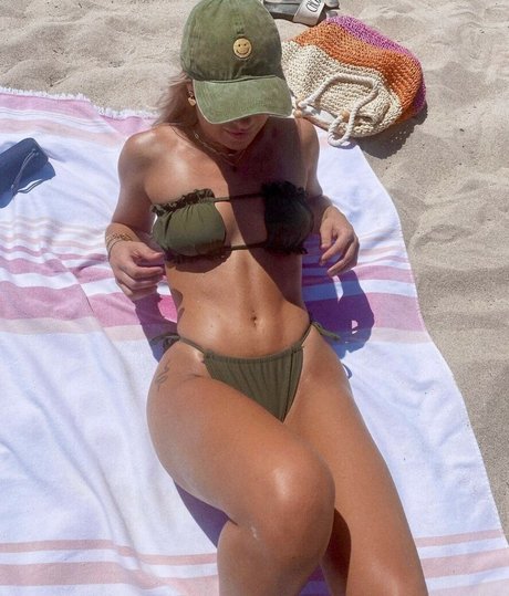 kyliefoland model akt fotos