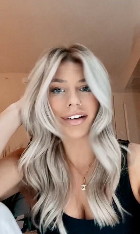 kyliefoland porno kunst galerien