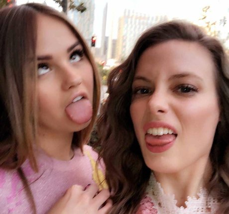 Gillian Jacobs hübsche nackten foto