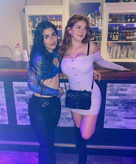 emilyyfiore nackt perfekte foto