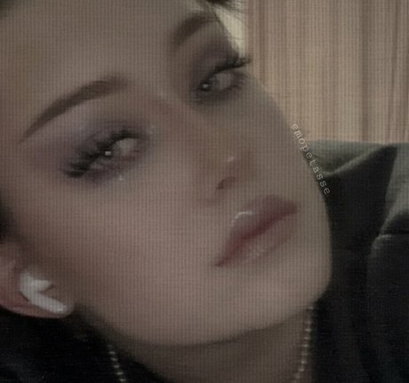 EmoPetasse pornostar perfekte bild