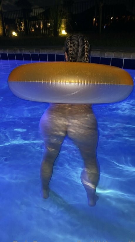 hotlittlemylf nackt akt archiv