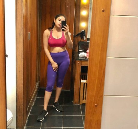 silikon-onlyfans nacktheit hübsche bild