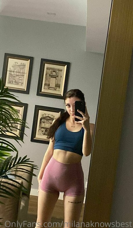 milanaknowsbest top nackten foto