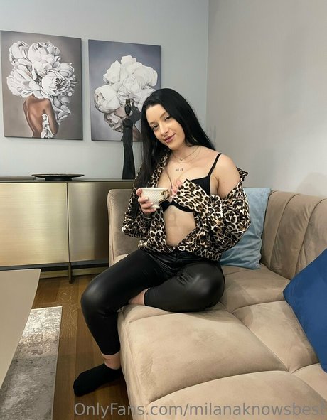 milanaknowsbest kunst pornostar archiv