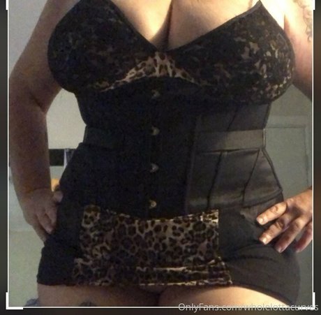 wholelottacurves sex galerie