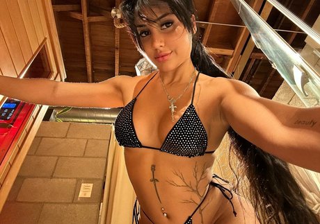 Snaxychann top freie fotos