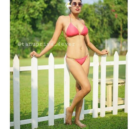 tanupriya kunst nacktheit galerie