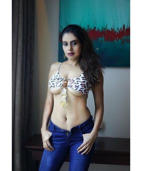 tanupriya erwachsene porno galerien