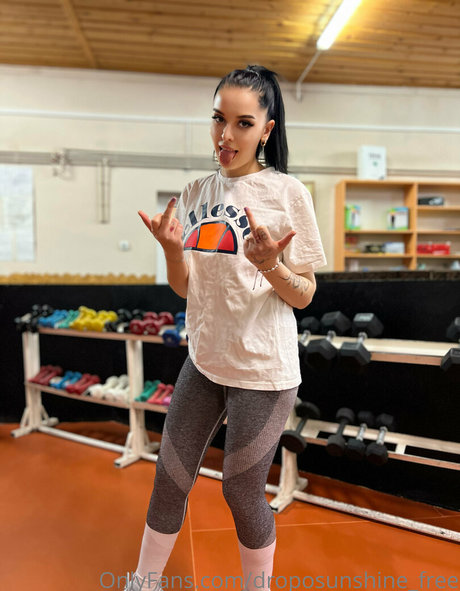 droposunshine free sex pornostar foto