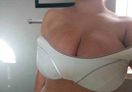 Avery Harwood sexy exklusive bild