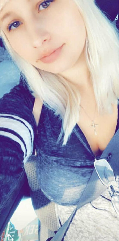 zierliche amateur-onlyfans nacktheit fotos