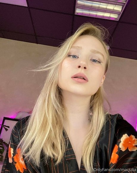 macjulia exklusive nacktheit archiv