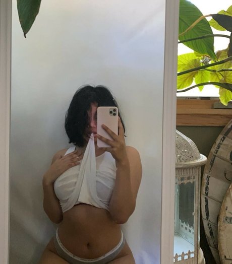 Lilyellowdevil erwachsene freie archiv