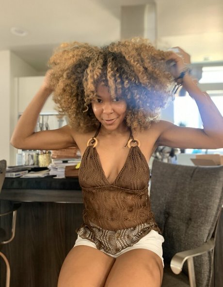 Pumkinwu schauspielerin erwachsene foto