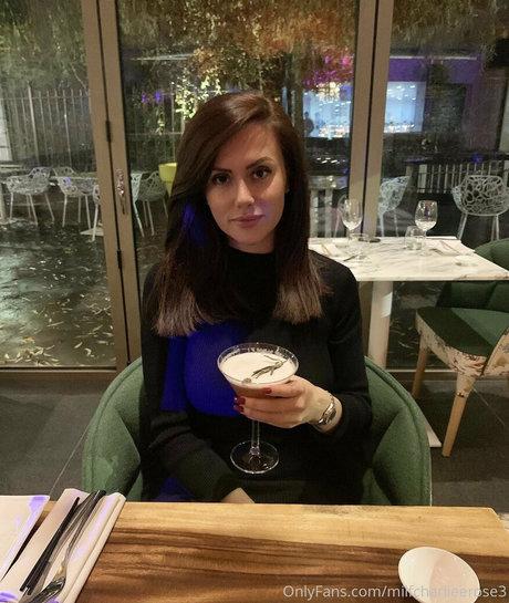 milfcharlieerose3 sexy erotische bild