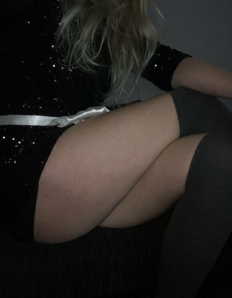 robyn sun top erotische bilder